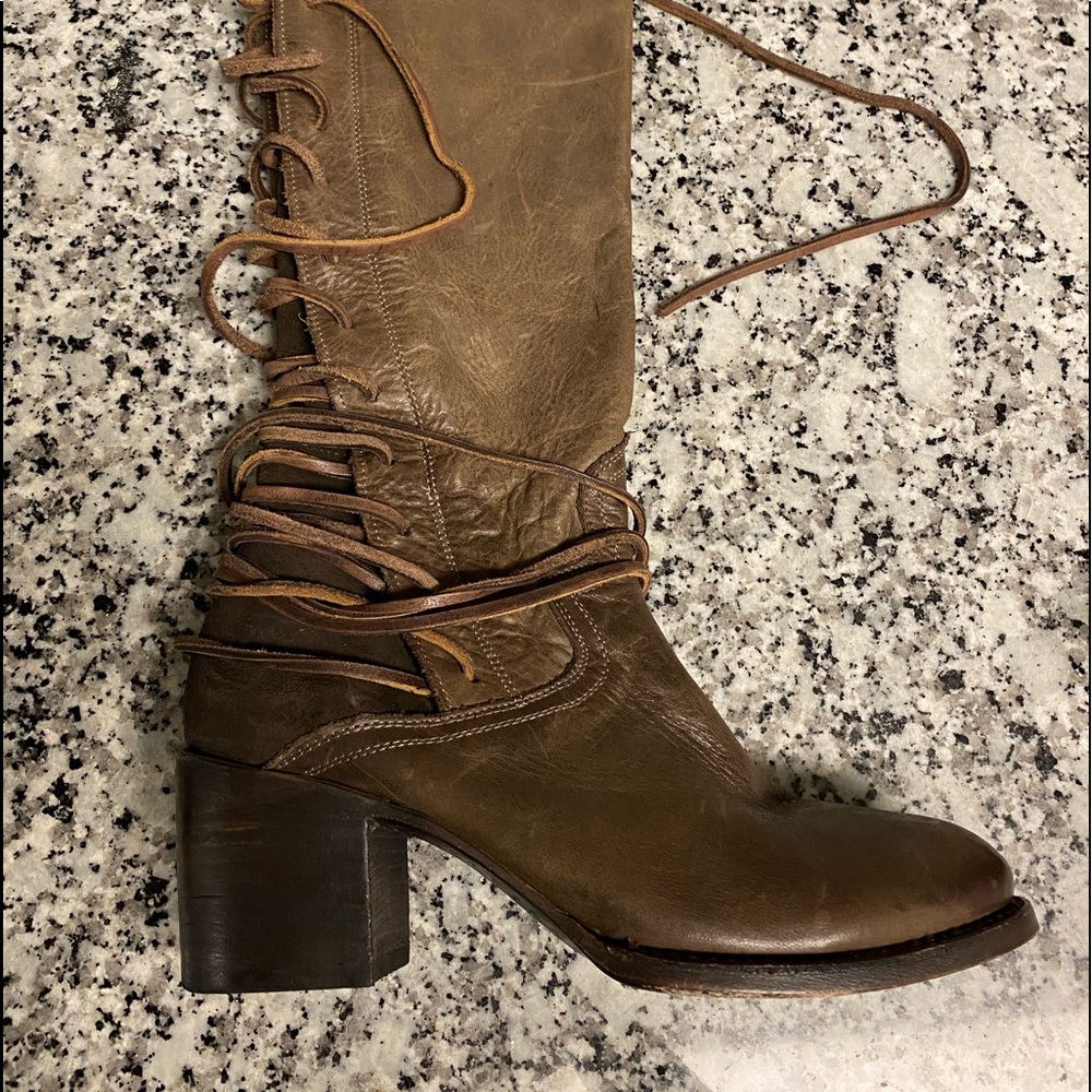 **SOLD**Freebird leather coal boots lace up - Picture 10 of 12